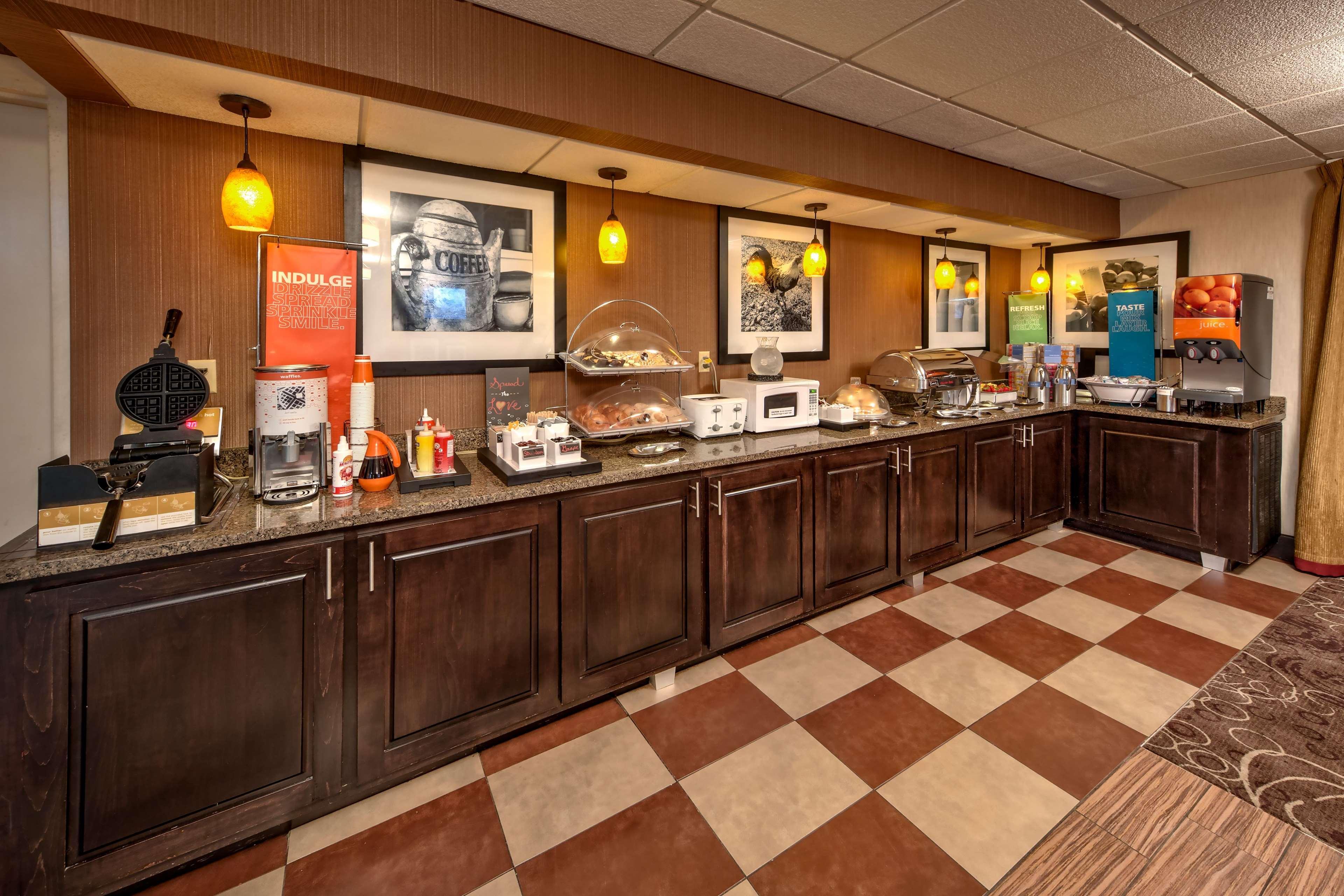 Hampton Inn By Hilton Clarksville Eksteriør billede